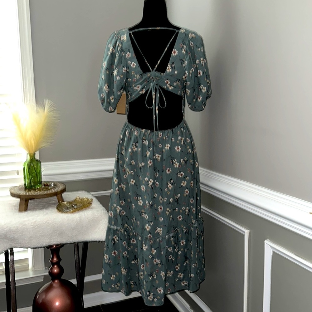 Just Found Floral Sage Green Cottage-core midi dress. NWT 🌿 - Picture 8 of 11